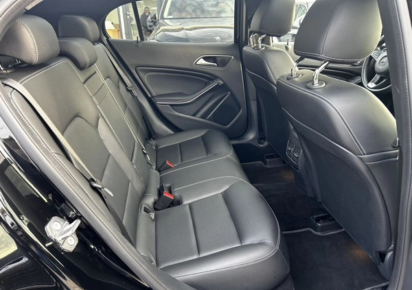 Mercedes-Benz GLA cena 109800 przebieg: 60500, rok produkcji 2019 z Warszawa małe 172